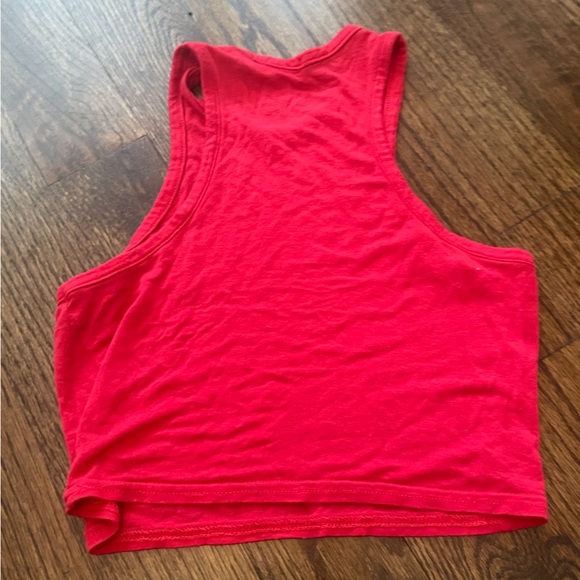 Red crop tank top - Picture 2 of 3